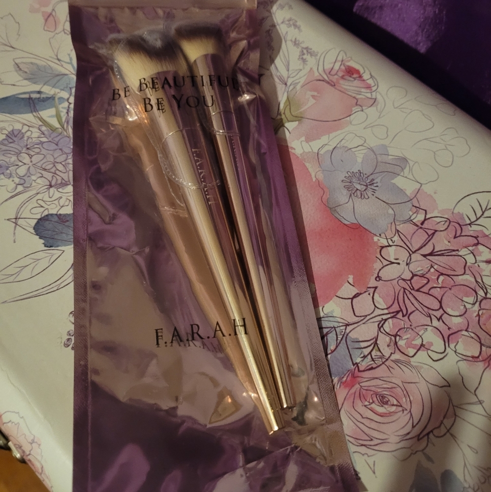F. A. R. A. H. Rendezvous Brush Set - Picture 3 of 3
